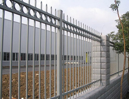 台州B型--三横杆带圈锌钢护栏